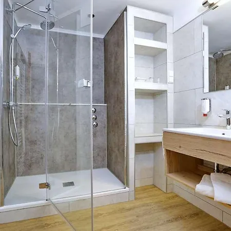 Seela Hotel 4*